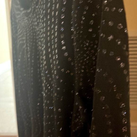 KOEL size small.Ruching on sides. Sequins 22” long. 100% acrylic - Picture 3 of 7
